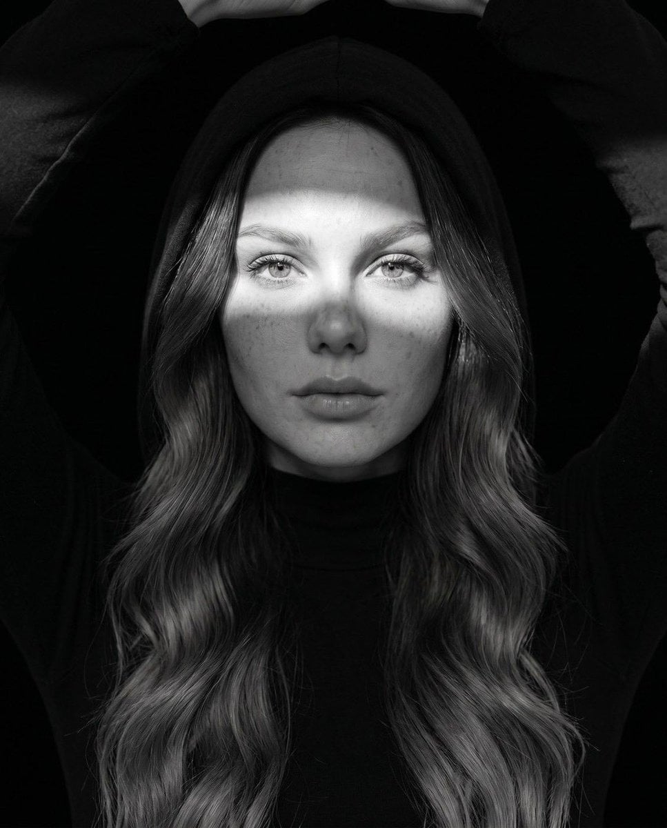 Fine Art B&W Editorial Portrait AI template preview
