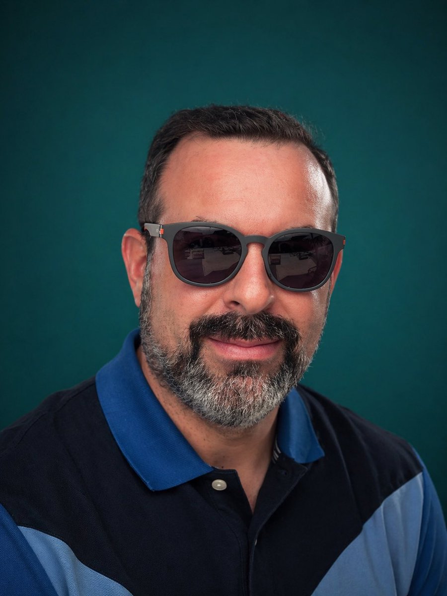 Selfie to Studio Headshot AI image template preview