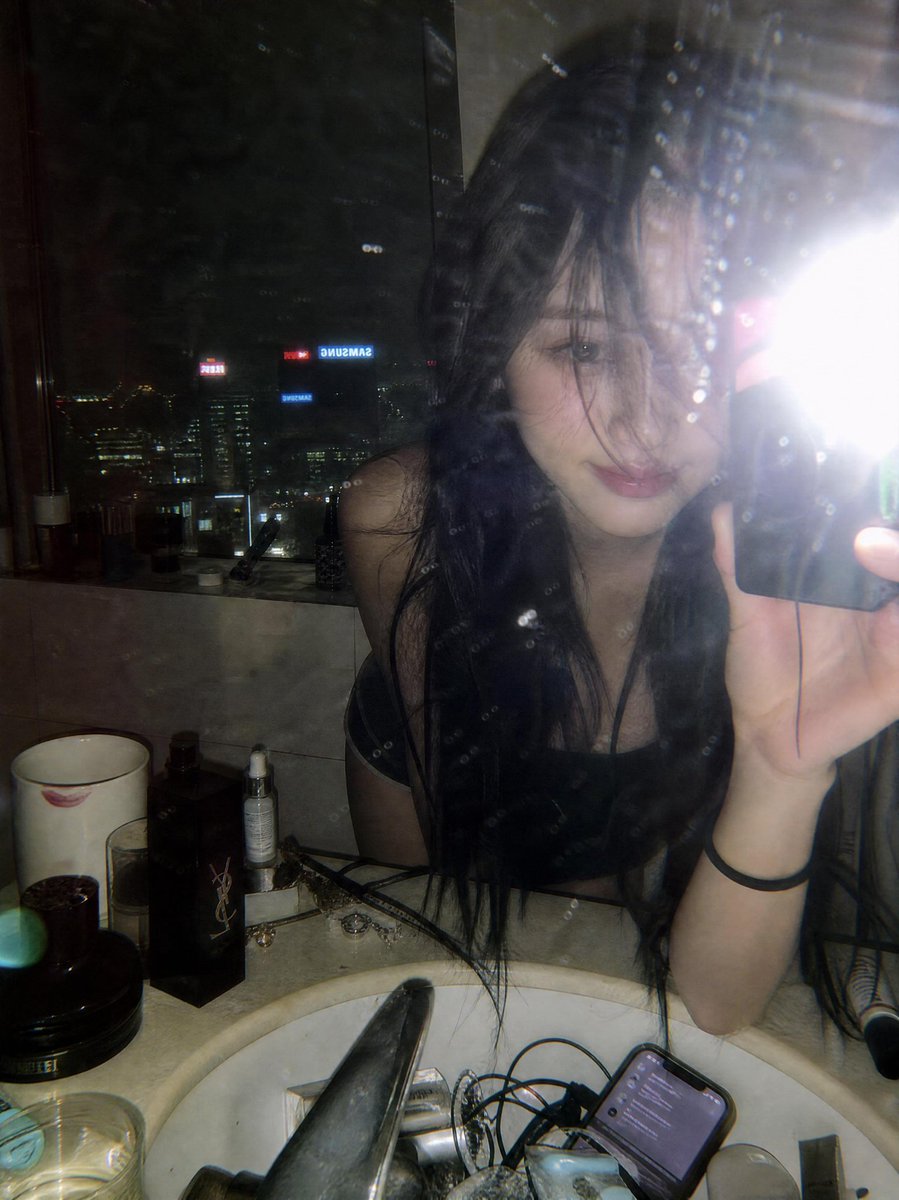Late Night Luxury Mirror Selfie AI image template preview