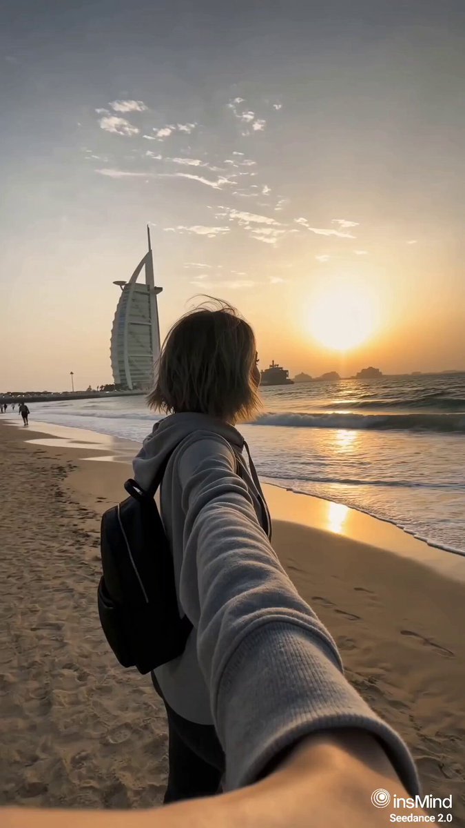 Dubai Travel Vlog Mini AI template preview
