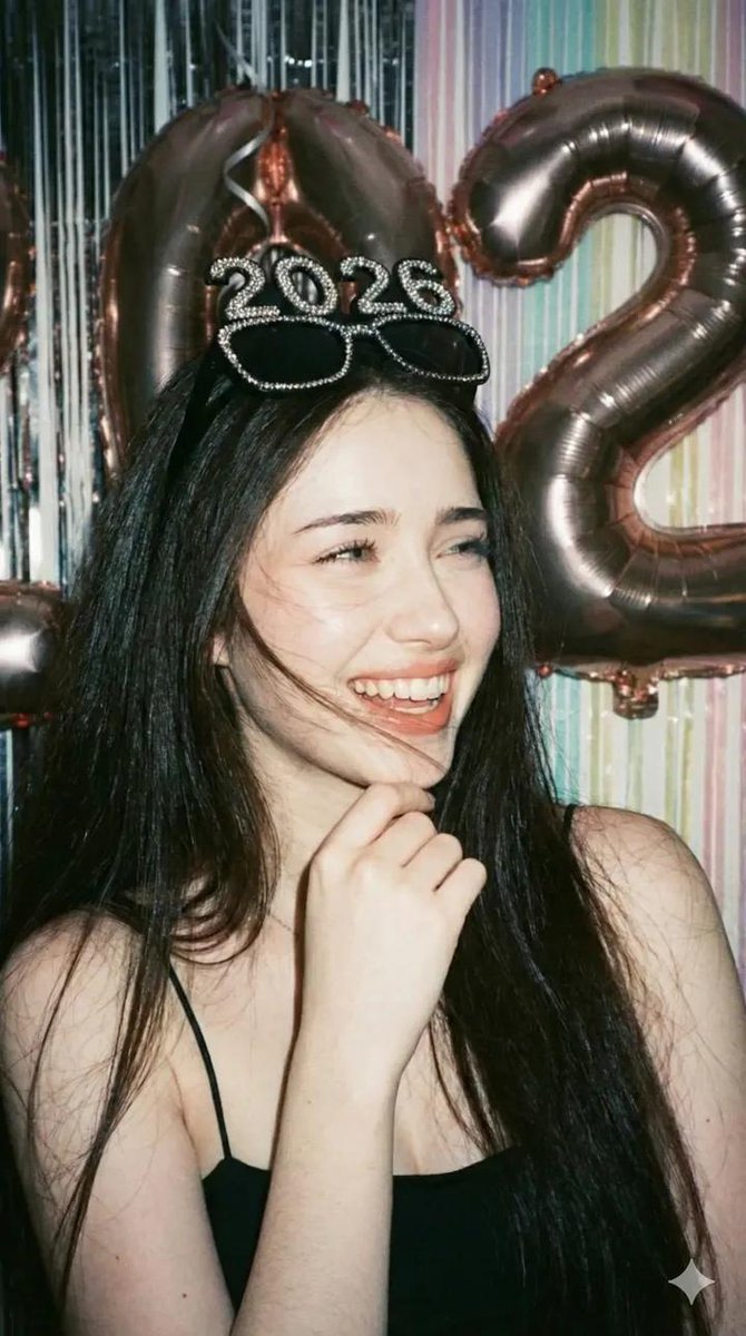 Disposable Camera Party Portrait Prompt AI image template preview