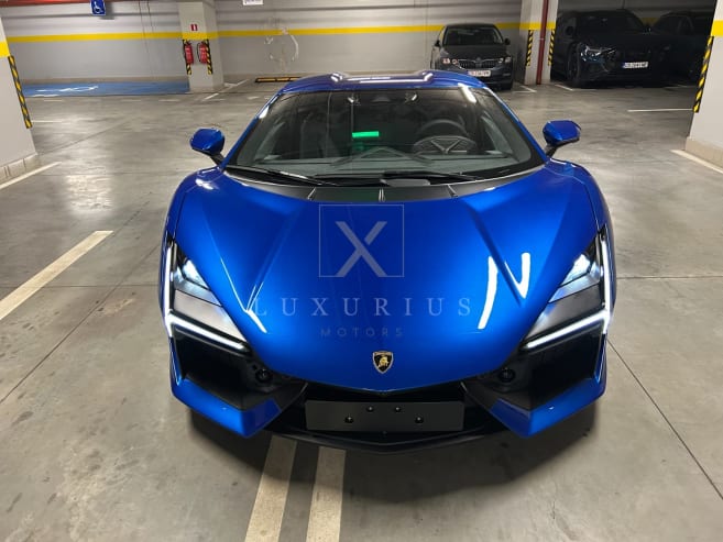 Lamborghini Revuelto