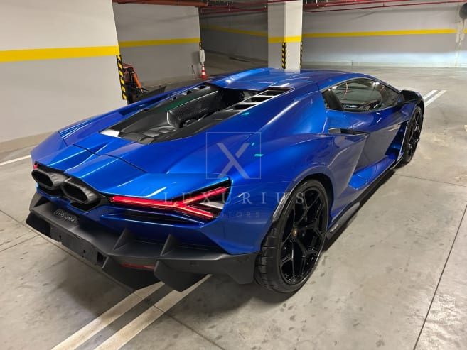 Lamborghini Revuelto