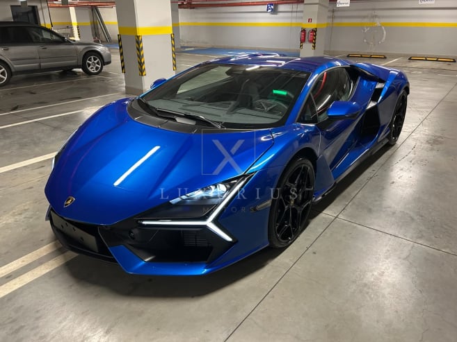 Lamborghini Revuelto