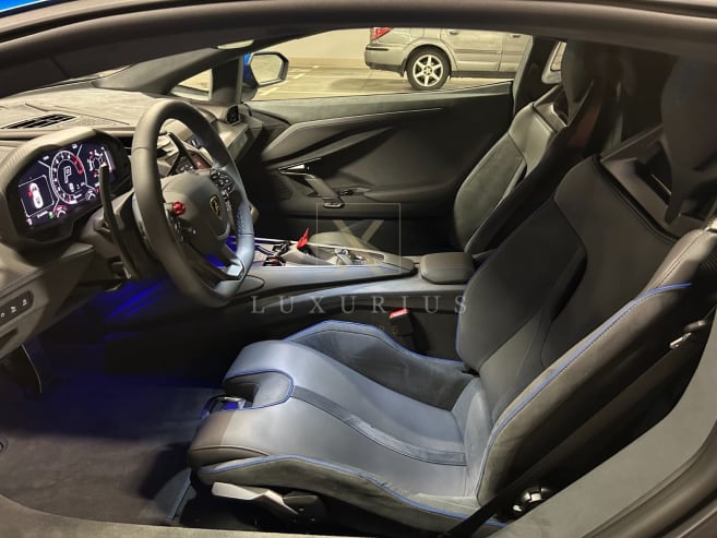 Lamborghini Revuelto