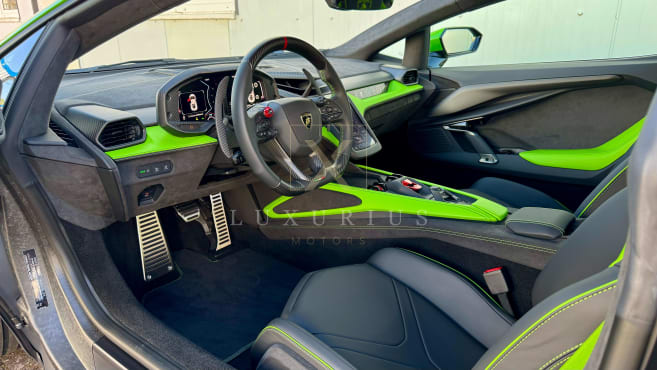 Lamborghini REVUELTO