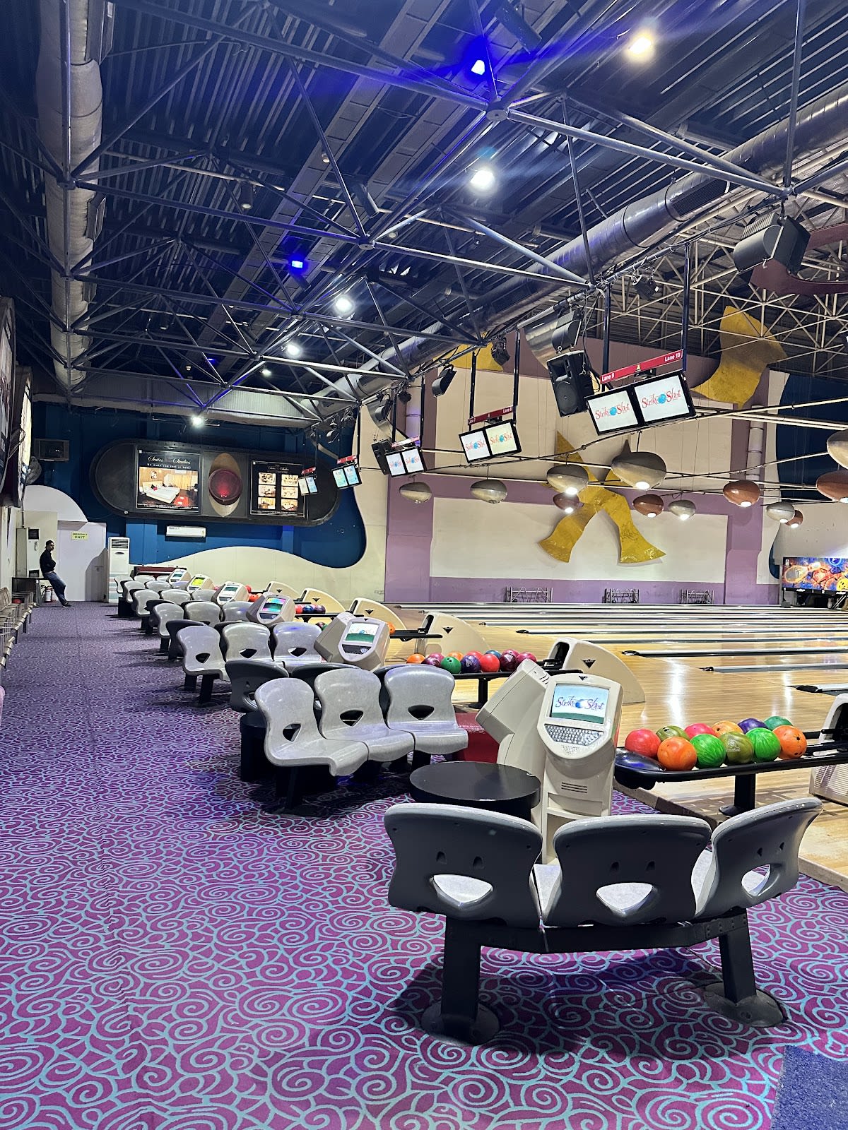 Go Bowl, Bennigana Halli, Team Bowling Challenge
