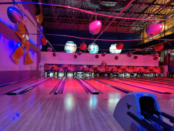 Go Bowl, Bennigana Halli, Team Bowling Challenge — view 2