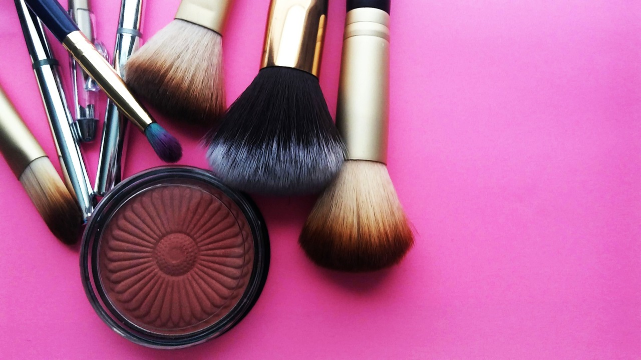  Types of makeup brushes 