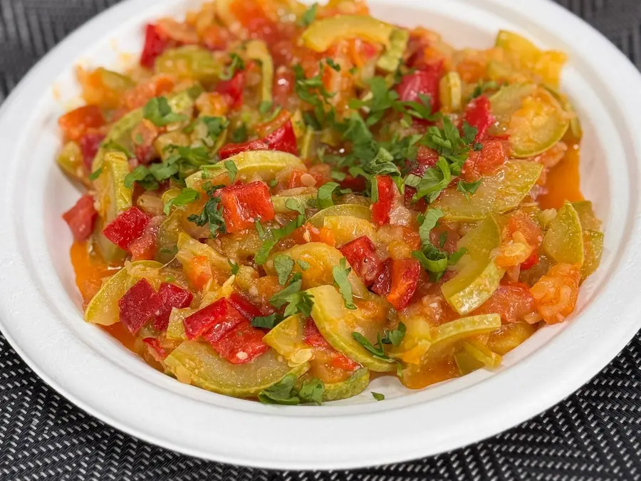 Imagine din meniu cu Mancare de dovlecel(vegan)