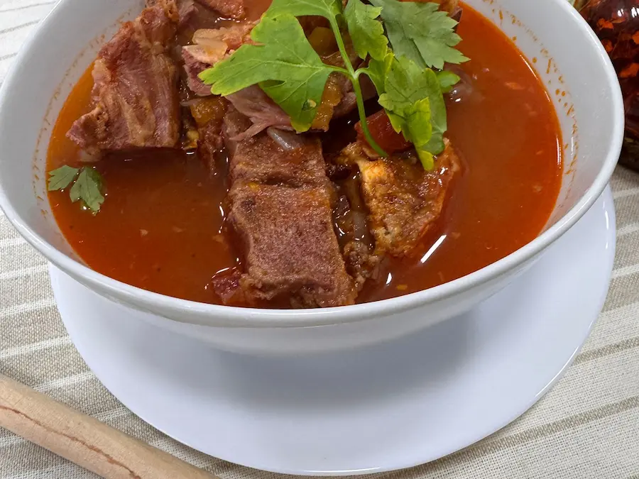 Imagine din meniu cu Ciorba de oase porc afumate