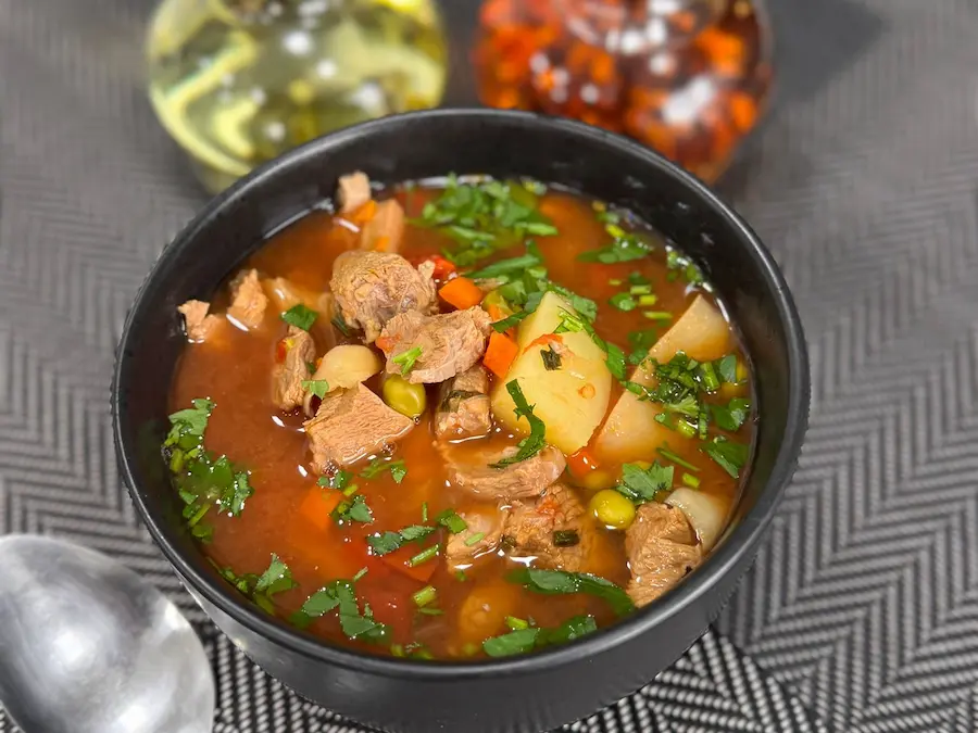 Imagine din meniu cu Ciorba de vacuta