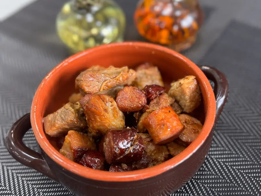 Imagine din meniu cu Carne la garnita