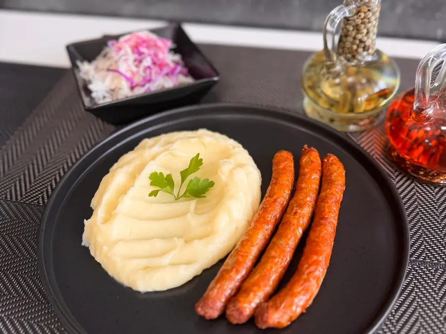 Imagine din meniu cu Carnaciori semi-afumati