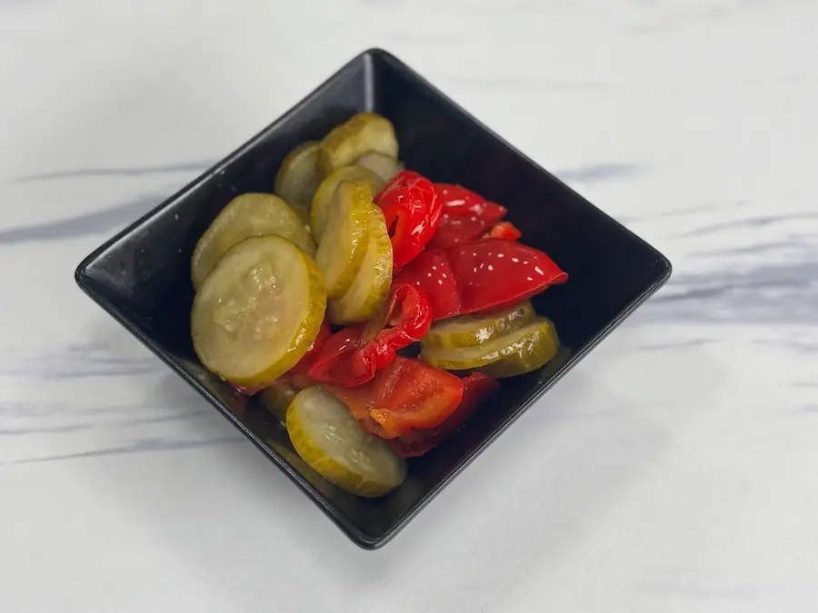 Imagine din meniu cu Salata de muraturi