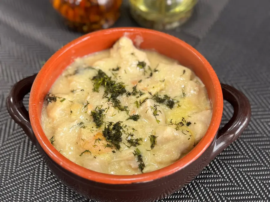 Imagine din meniu cu Ciulama de pui