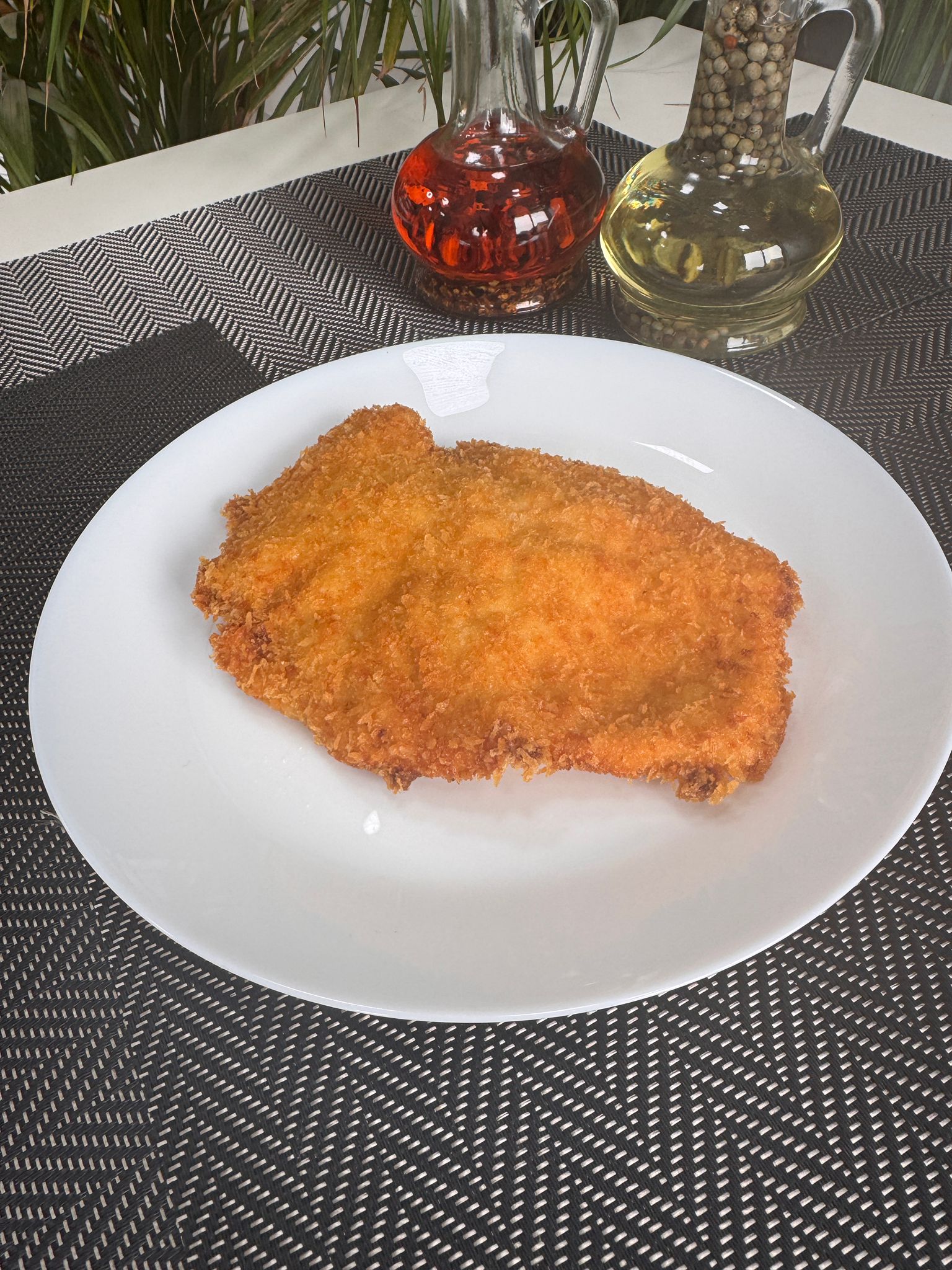 Imagine din meniu cu Snitel de pui in crusta panko