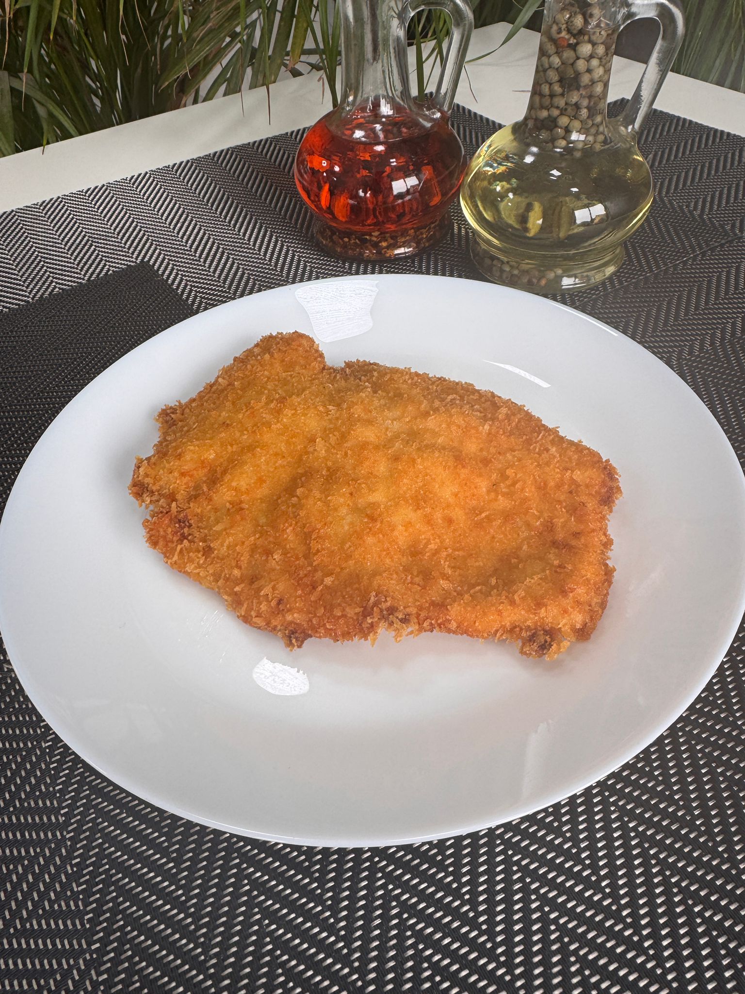 Imagine din meniu cu Snitel de porc in crusta panko