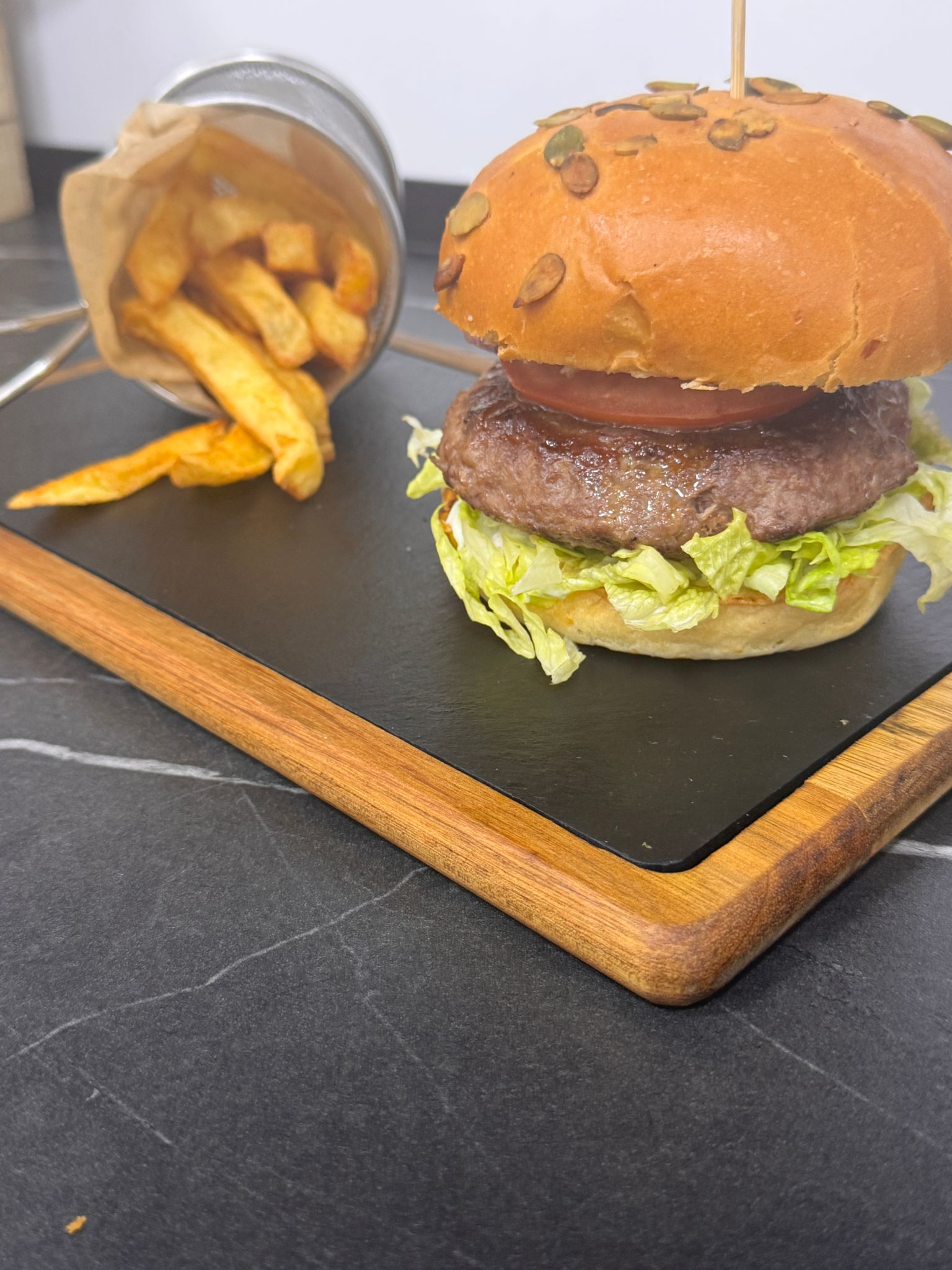 Imagine din meniu cu Meniu Hamburger