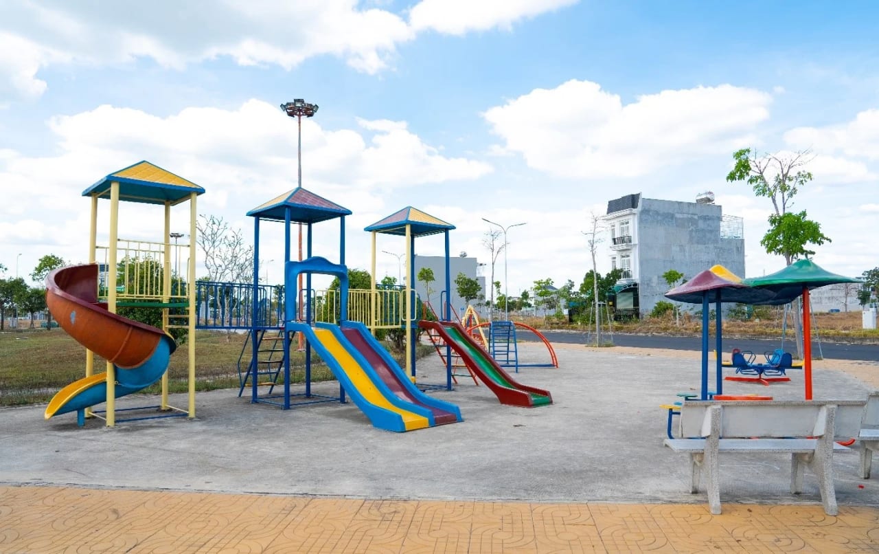 Cảnh quan cây xanh tiện ích Mega City 2