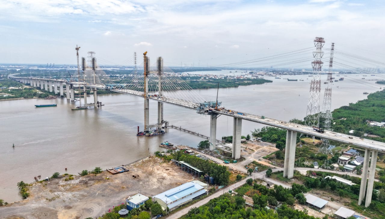 Tiến độ thi công cao tốc Bến Lức Long Thành cập nhật năm 2026