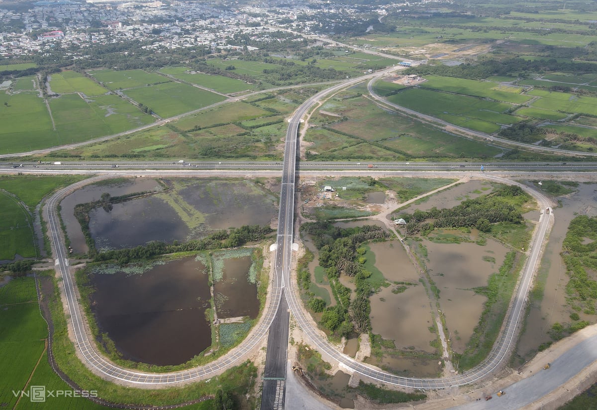 Nút giao đường 319 kết nối cao tốc dẫn thẳng về dự án Mega City 2