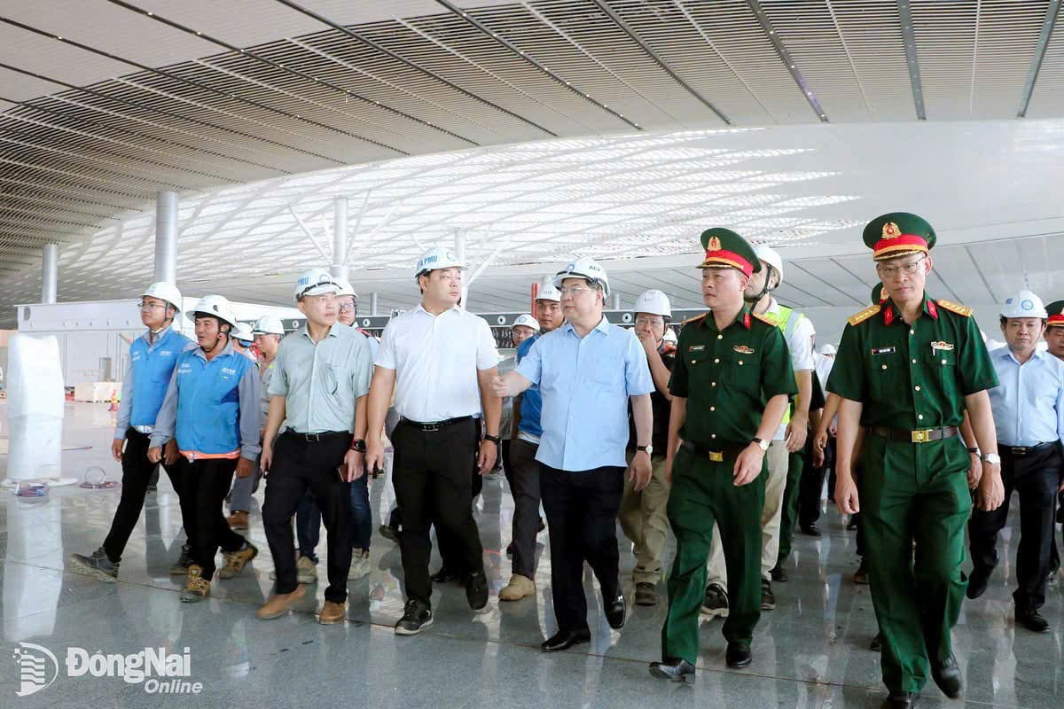 Toàn cảnh công trường thi công sân bay quốc tế Long Thành Đồng Nai tháng 10 năm 2026