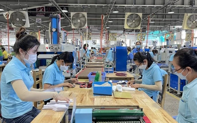 Công nhân kỹ sư làm việc tại khu công nghiệp Dầu Giây Đồng Nai