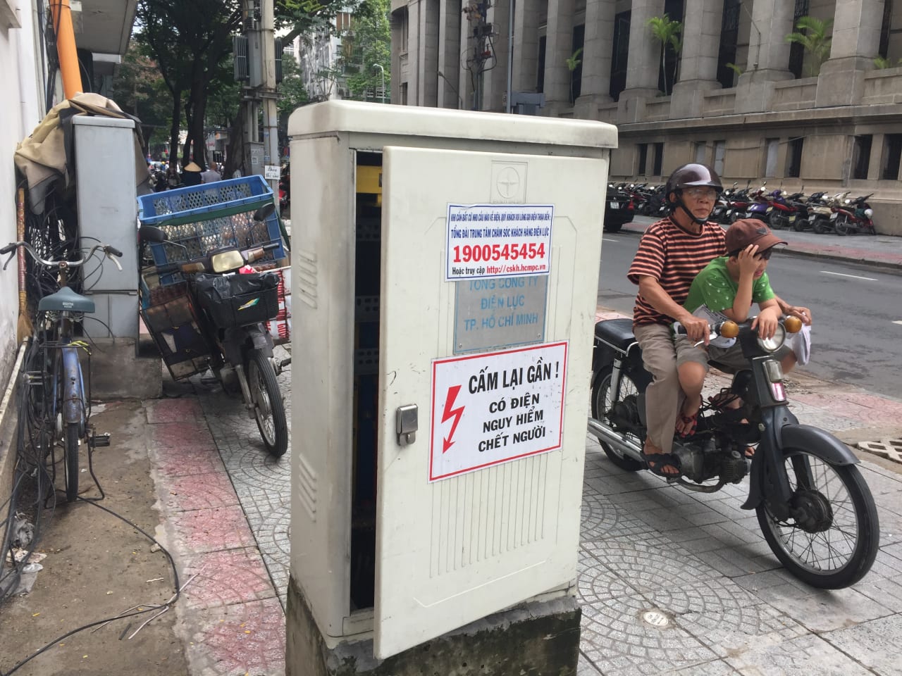 Tủ điện kỹ thuật điện âm đèn đường LED The Link City Dầu Giây