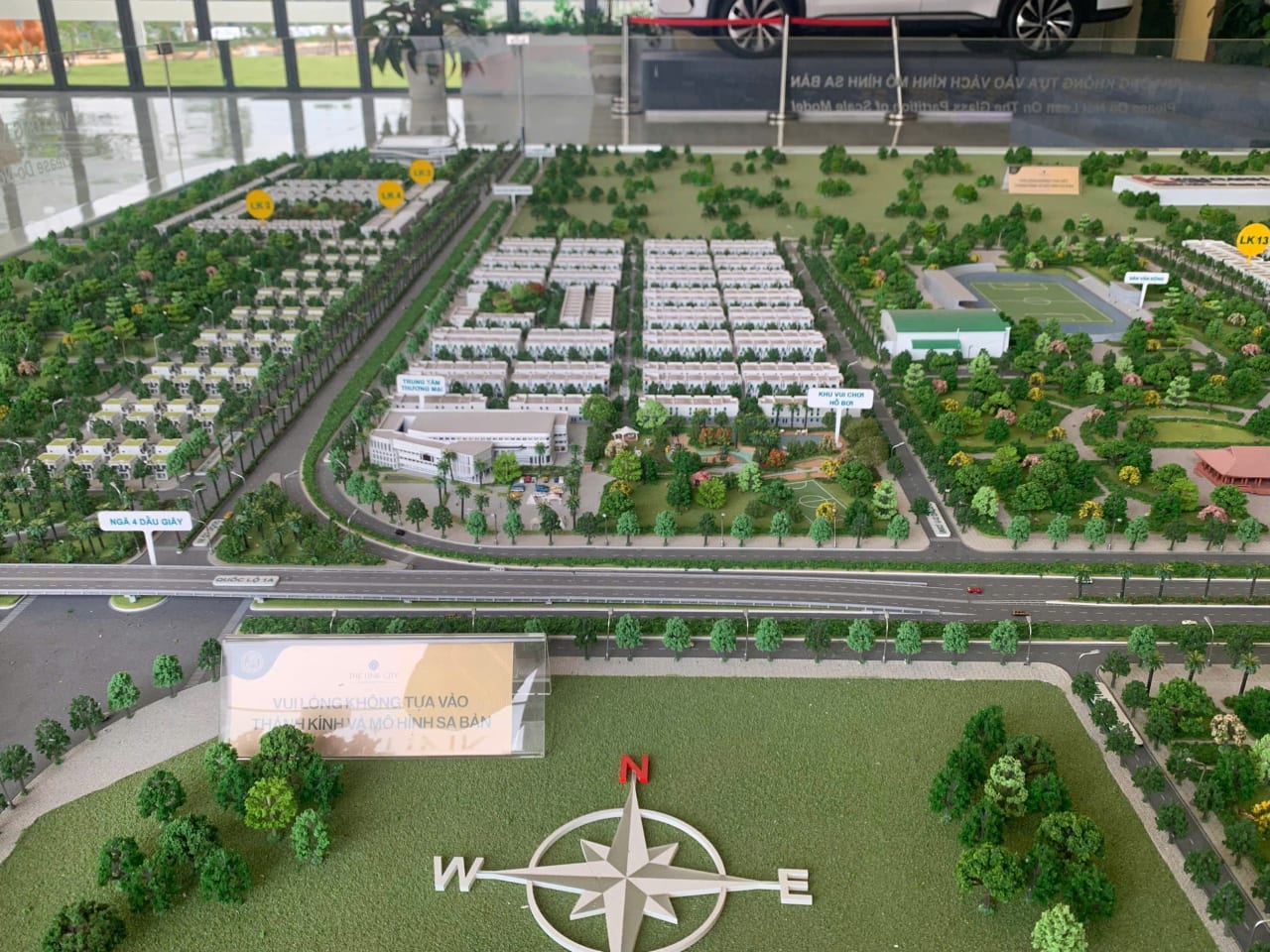 Sa bàn vị trí ngã tư Quốc lộ 1A The Link City