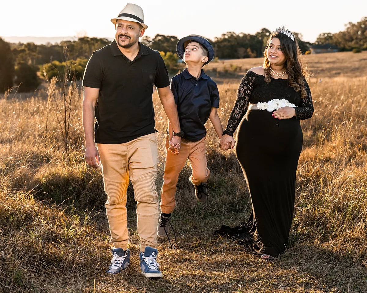 What to wear family photo session Hills District — family walking golden hour by Shekhar Jay Photography