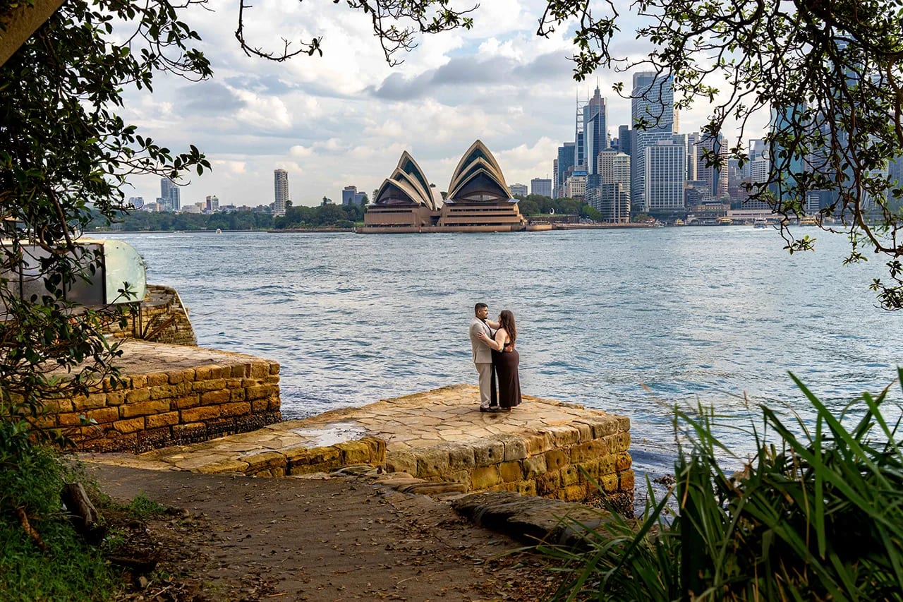 Sydney proposal photographer — Opera House Kirribilli couple landscape