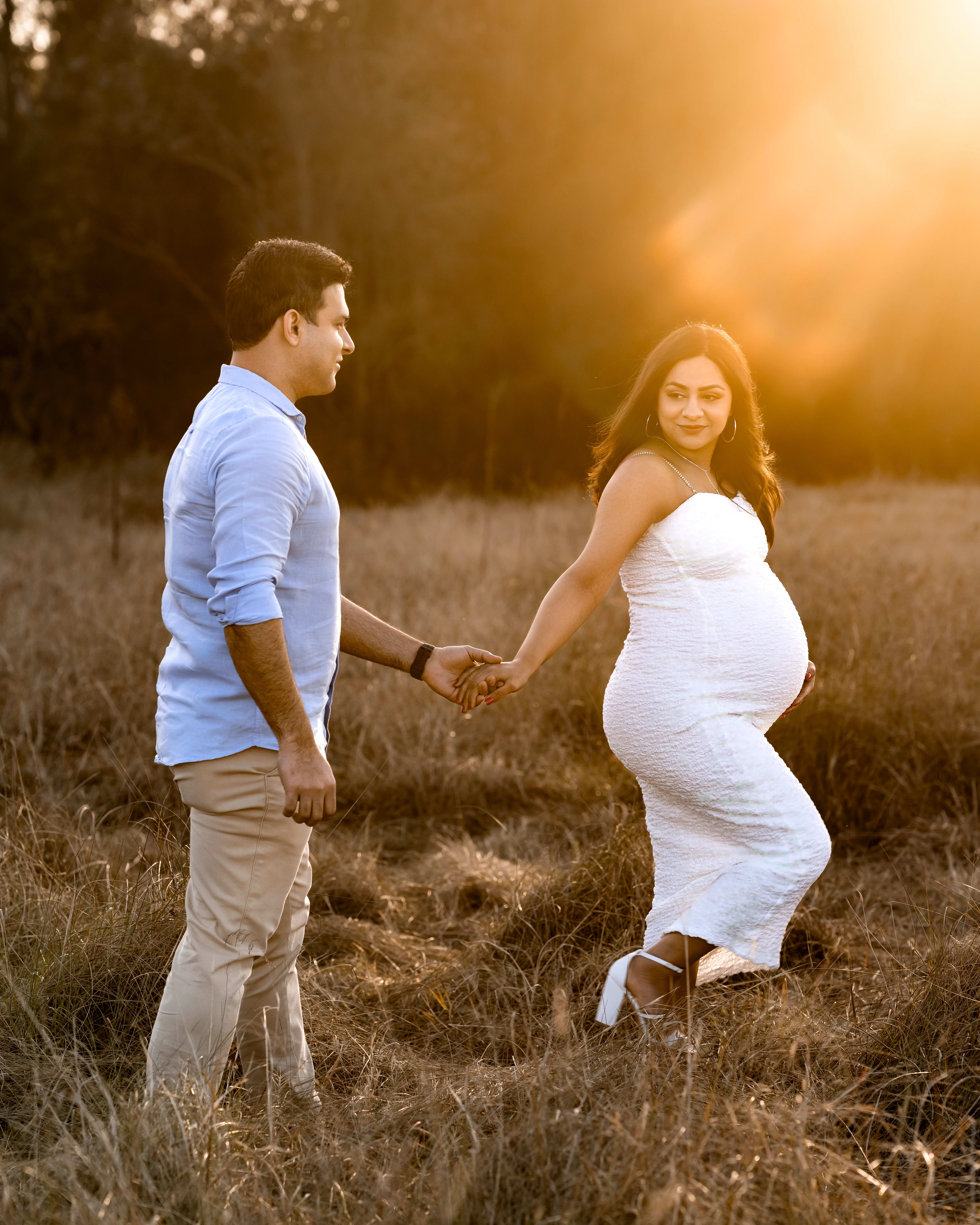 How to prepare family photo session Rouse Hill — couple golden hour field by Shekhar Jay Photography