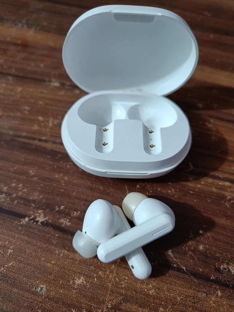 Wireless Noise Cancelling Earbuds