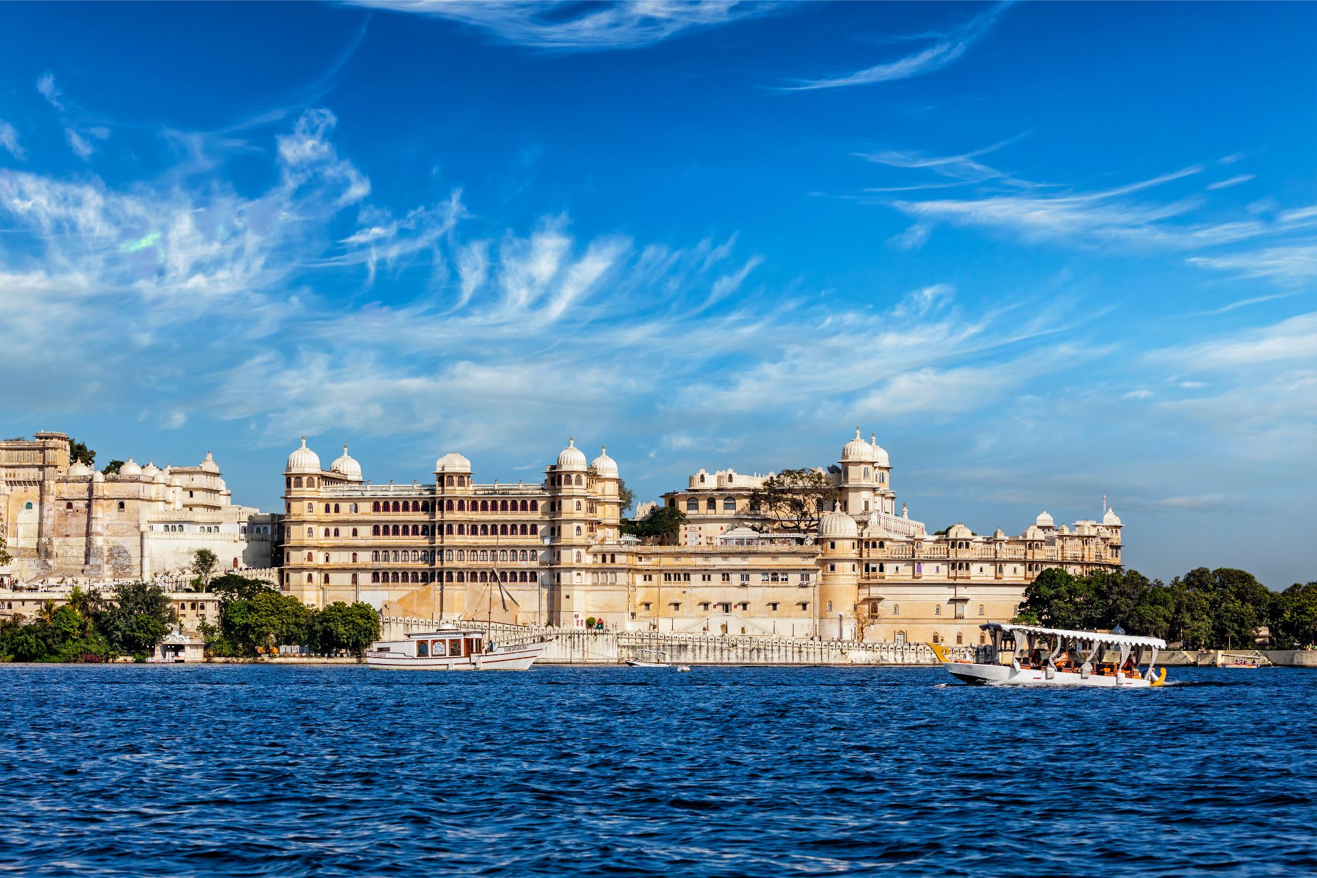 most luxury hotel in udaipur