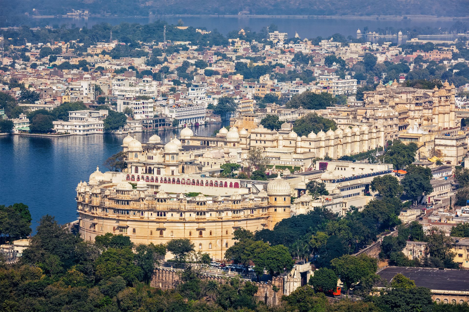 city palace udaipur, lake pichola, best palace in udaipur, luxury palace in udaipur, udaipur city