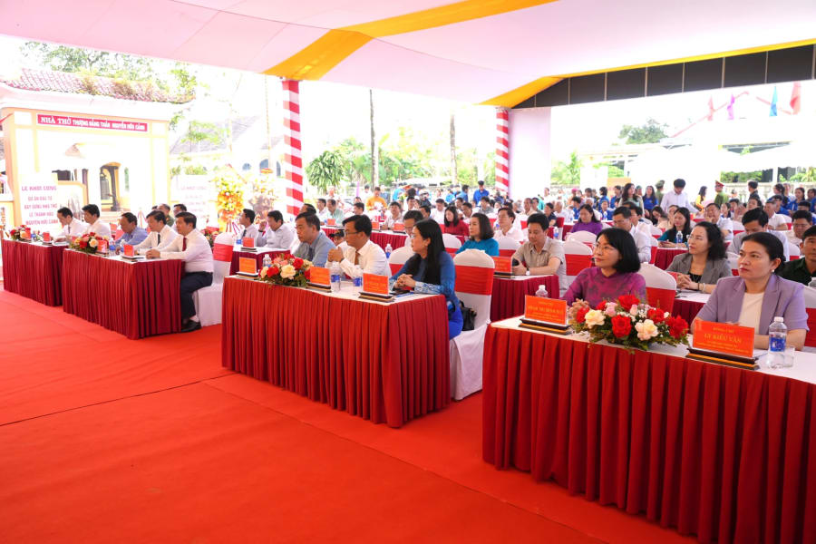 Quang cảnh buổi lễ - Ảnh: T.Đ