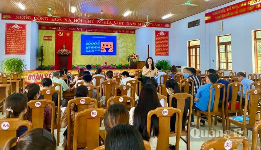 Sở Tư pháp phổ biến, quán triệt Luật dân chủ cơ sở tại xã Kim Điền - Ảnh: M.H