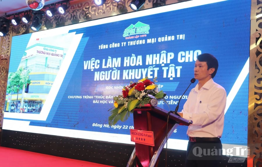 Đại diện doanh nghiệp chia sẻ về nhu cầu tuyển dụng của đơn vị mình - Ảnh: T.P