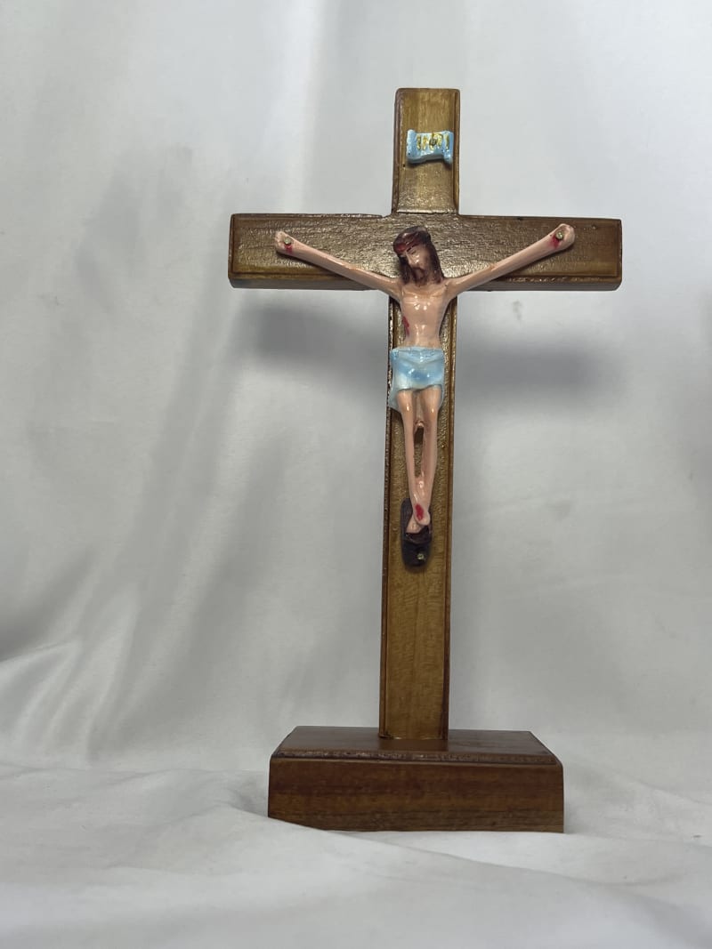 Salib Duduk Alas Kotak + Kous SDKM Kecil