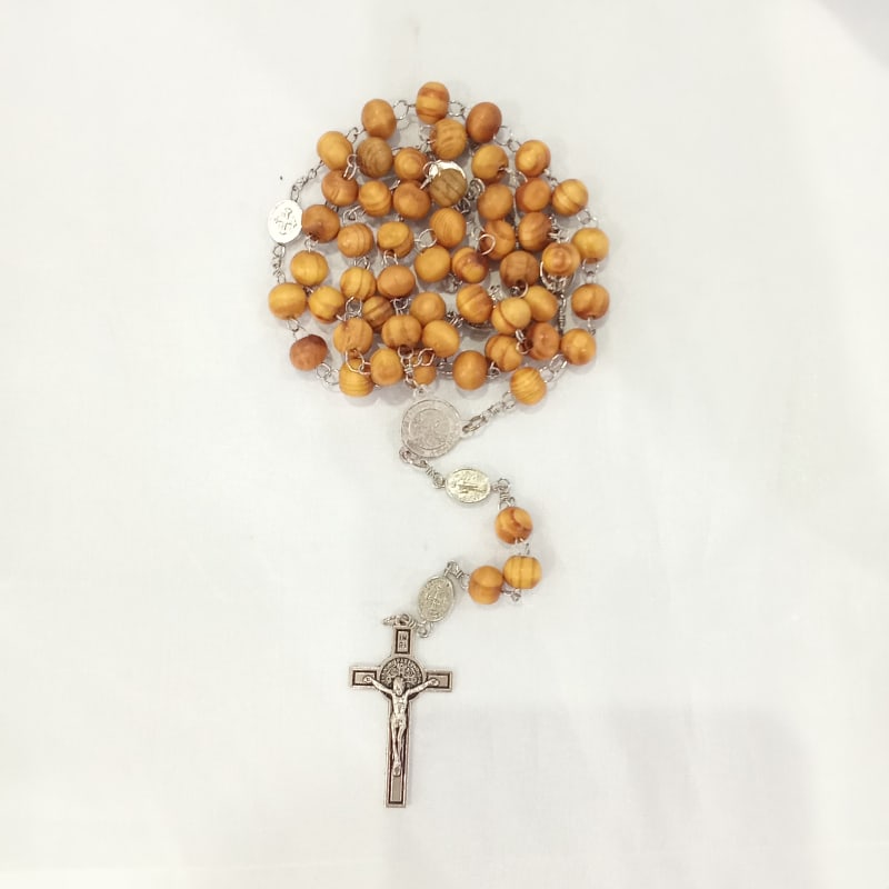 Rosario Kayu Santo Santa