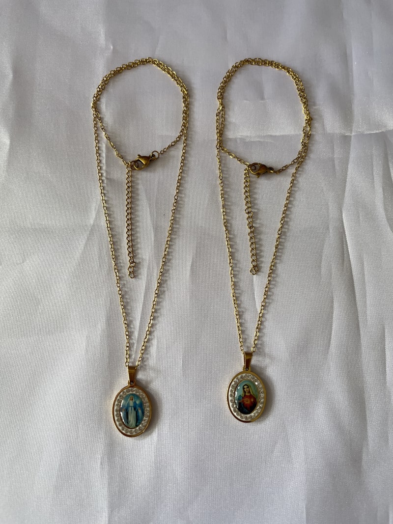 Kalung Liontin Maria Mata