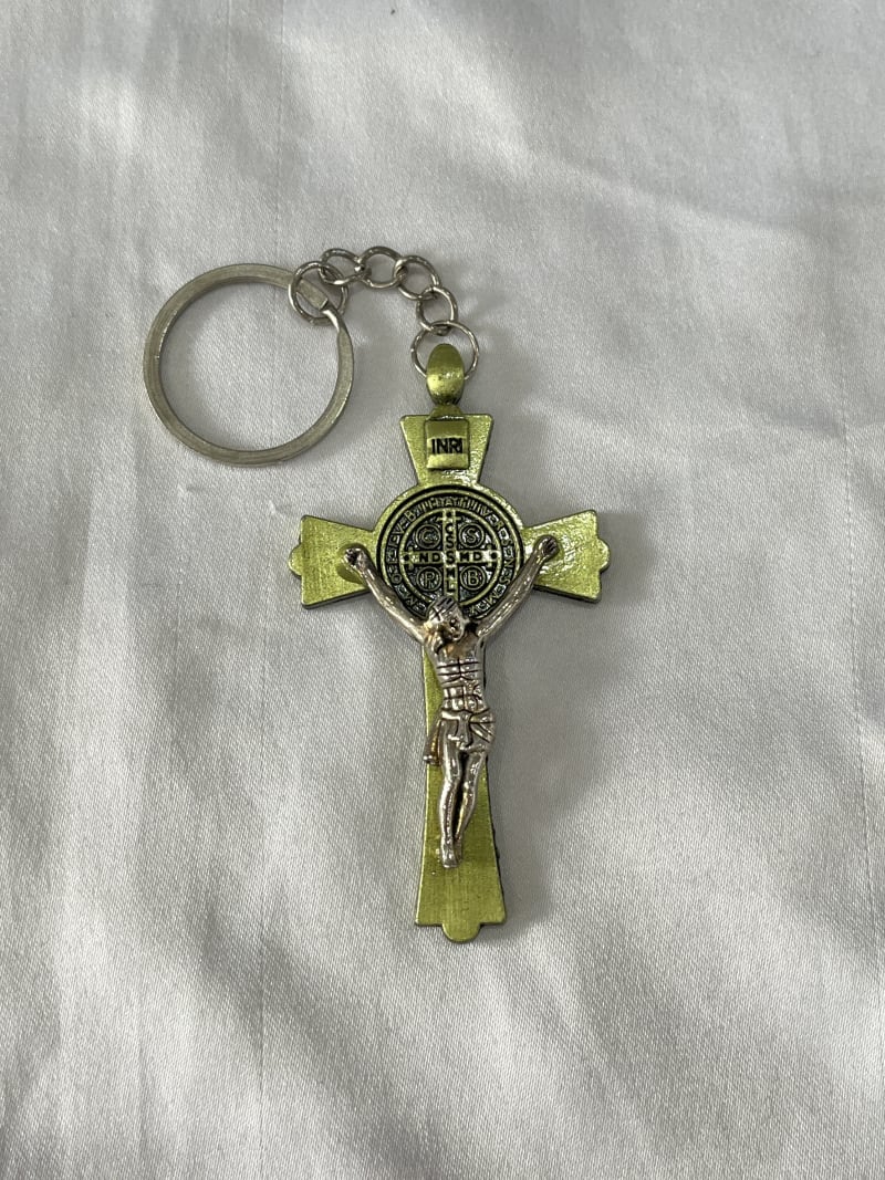 Gantungan Kunci Salib St. Benediktus