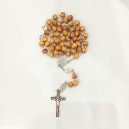 Rosario Kayu Santo Santa