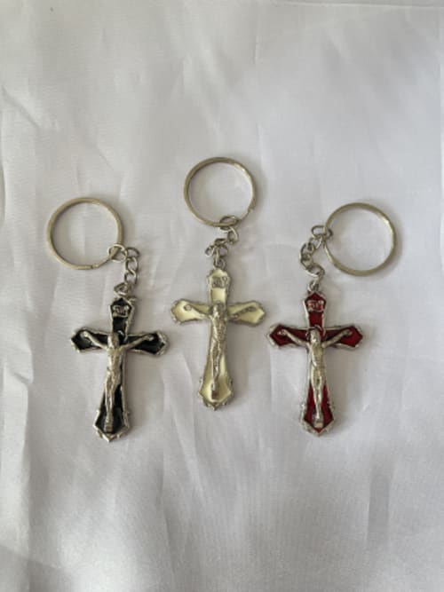 Gantungan Kunci Salib Korpus Warna 5 Cm