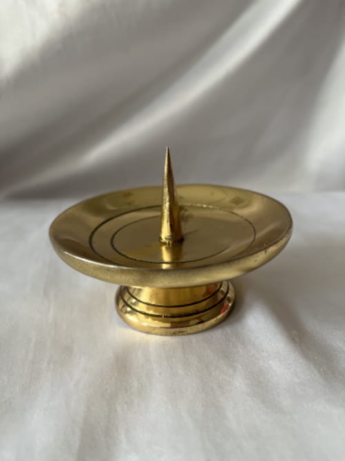 Tempat Lilin Kuningan