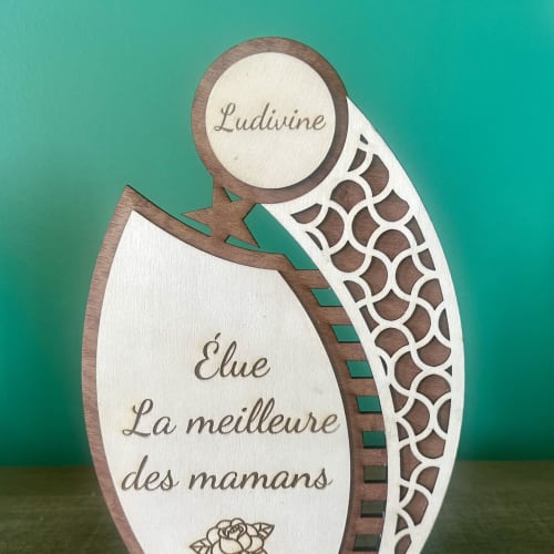 Pièce en bois gravée sur mesure, atelier de Montagne