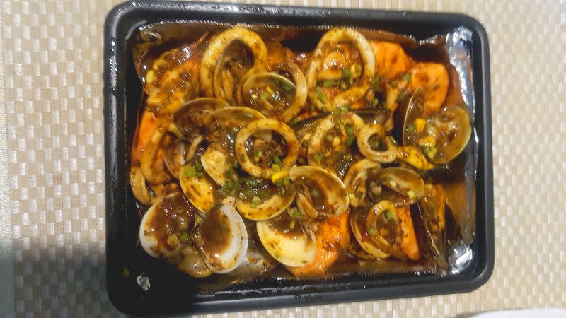 Spicy garlic butter seafood boil