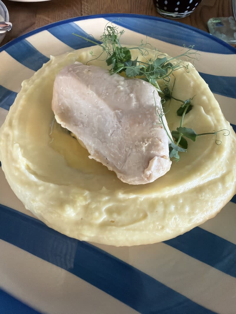 Poached chicken breast with creamy potato puree