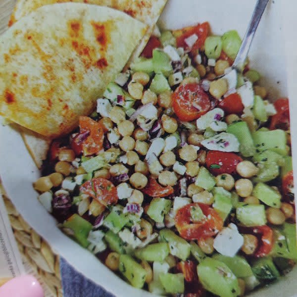 Mediterranean chickpea salad with toasted pita